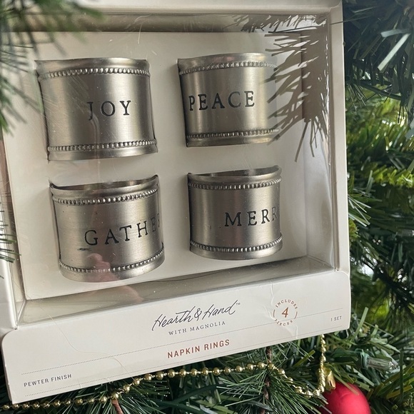 Magnolia Hearth & Hand~Pewter Finish 4 pc Napkin Ring NWT Joy~Peace~Gather~Merry - Picture 3 of 5